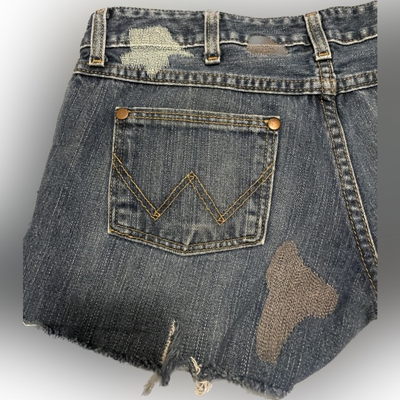 Wrangler Megan Patchwork Low Rise Denim Shorts - Picture 3 of 5